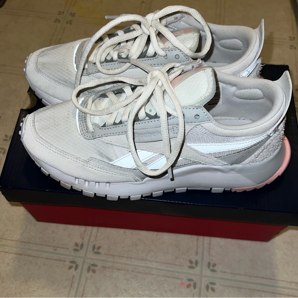 White Women’s Reebok - Picture 2 of 5